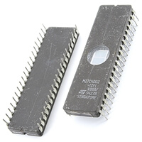 M27C4002-15F1 4Mbit UV EPROM DIP40CW STM