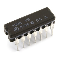139A-YB Quadruple Comparators DIP14C MOTOROLA